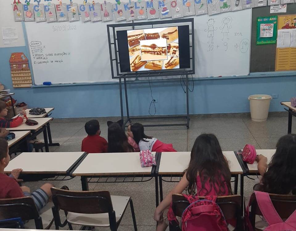 Alunos da rede municipal desenvolvem trabalho sobre o tempo e invenções que mudaram a história